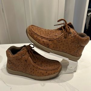 Roper Men's Cognac Ostrich Print Chukka Casual Shoes. Men’s size 10EE